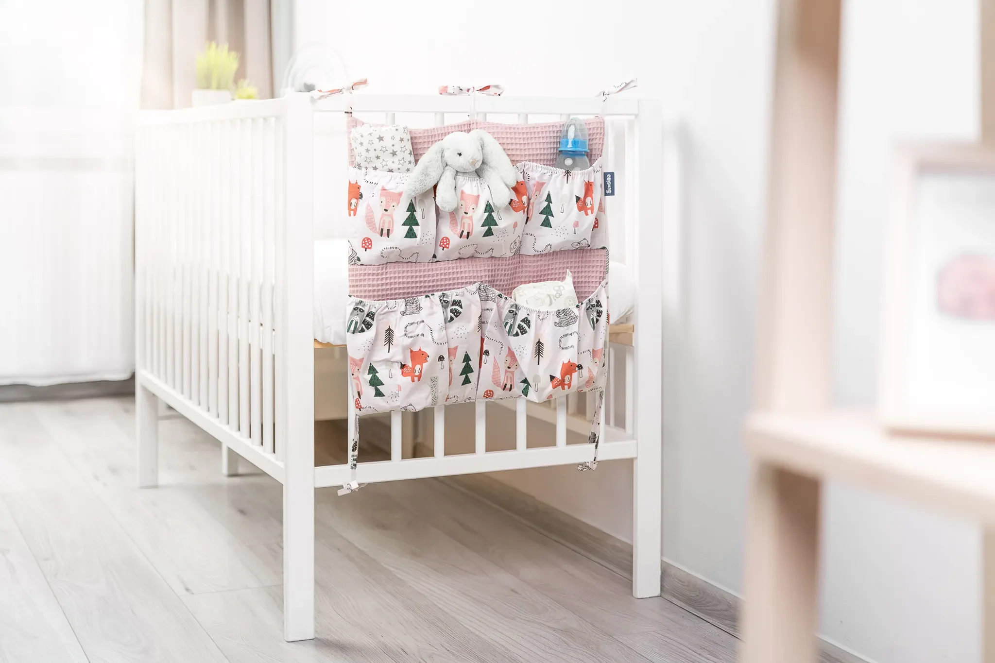 SENSILLO Kinderbett-Organizer – Funktionelle Dekoration, 47x47 cm, Füchse Rosa